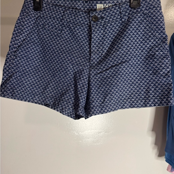 GAP Pants - GAP Womens Shorts Khaki Material Size 4 Regular Blue And White With Pockets